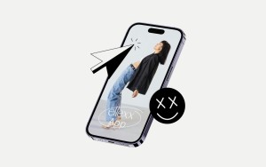 A smartphone showing a female person wearing jeans, a dark blazer and dark hair. She is also wearing a white top and a black belt. The person assumes a contemporary dance posture. An illustrated cursor "sticks" over the smartphone. There is also a smiley face, which is black and has white X-eyes and is smiling. The photo of the person also shows the ellexx app lettering in the ellexx corporate font. The whole thing is on a cream-colored background Translated with DeepL.com (free version)