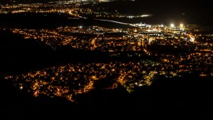 Stadt bei Nacht