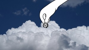 Hand wirft Geldmünze in Wolken